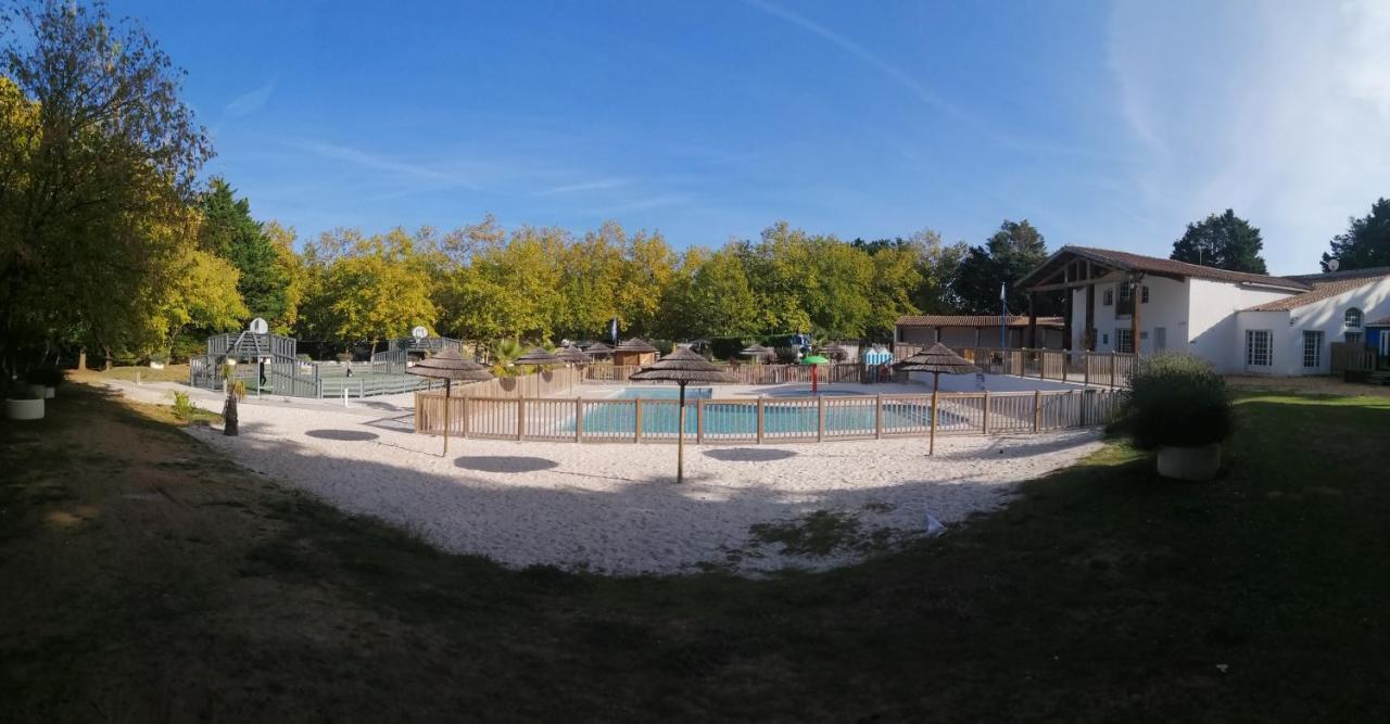 Camping Les Maraises Saint-Martin-de-Ré Exteriér fotografie